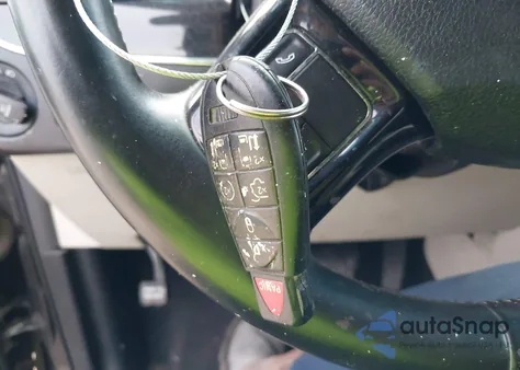 2017 Dodge Grand Caravan Sxt from USA, damaged, VIN 2C4RDGCG3HR671760